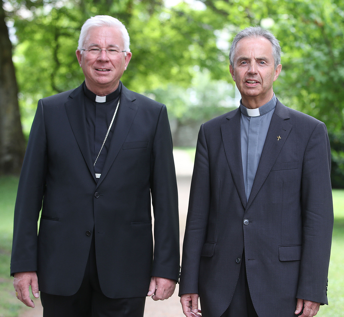 Pressekonferenz Erzdiözese Salzburg
Hansjörg Hofer wird als neuer Salzburger Weihbischof vorgestellt.
Foto: Franz Neumayr     1.6.2017
Im Bild v.l. Erzbischof Franz Lackner und Hansjörg Hofer