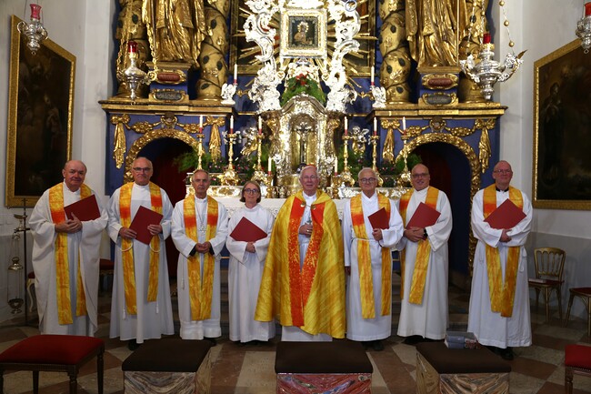 Angelobung der neuen Pfarrverbände.