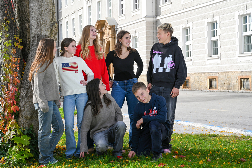 RB/hna Das Borromäum ist seit dem Schuljahr 2019/2020 für Mädchen offen. 2025 war deshalb jenes Jahr, in dem letztmalig nur Burschen zur Matura angetreten sind. Heute besuchen mehr als 500 Schülerinnen und Schüler das Traditionsgymnasium.