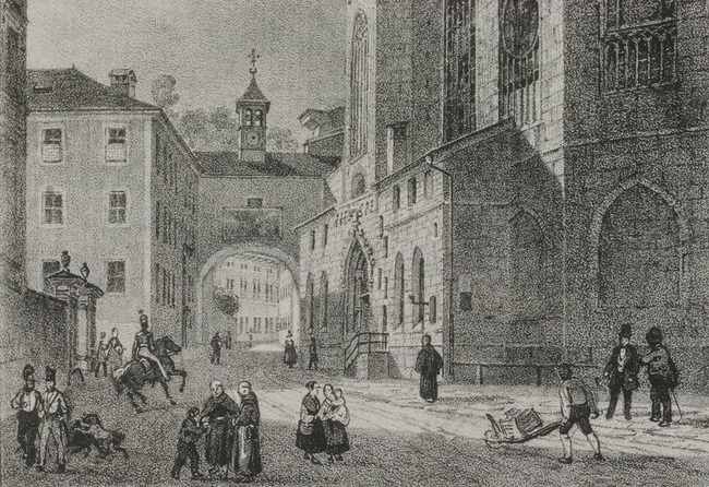 Historischer Blick in die Franziskanergasse, die auch heute noch an die Kirche (zur rechten Seite) und ans Kloster (zur linken Seite) grenzt.