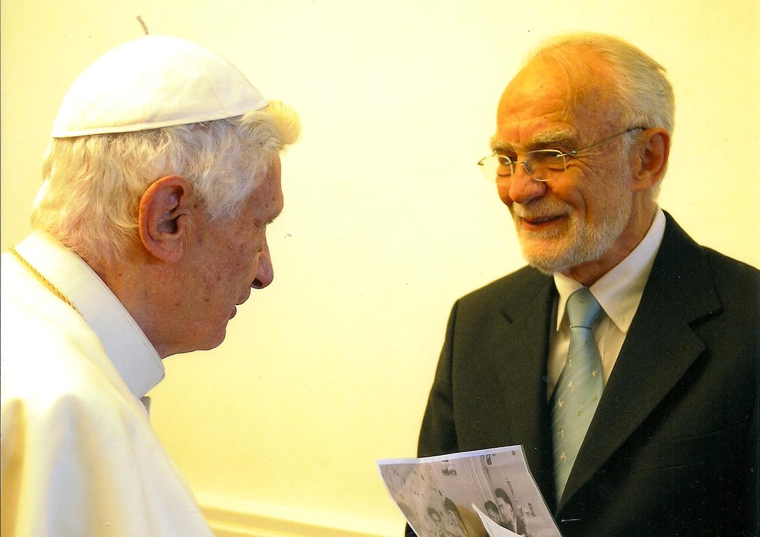 Roman Angulanza mit Papst Benedikt XVI.