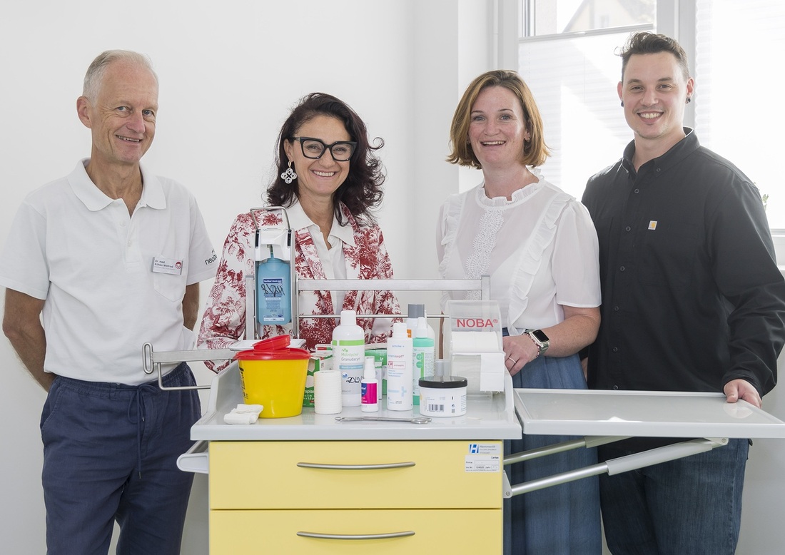 Virgilambulanz-Team (v. l.): Winfried Köhler (ärztlicher Leiter), Andrea Schmid (Caritas-Direktorin), Franziska Angerer und Felix Wanger (Leitung Virgilambulanz).