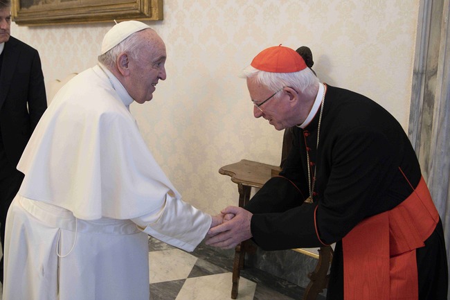 Erzbischof Franz Lackner mit Papst Franziskus beim Ad-limina-Besuch in Rom 2022.