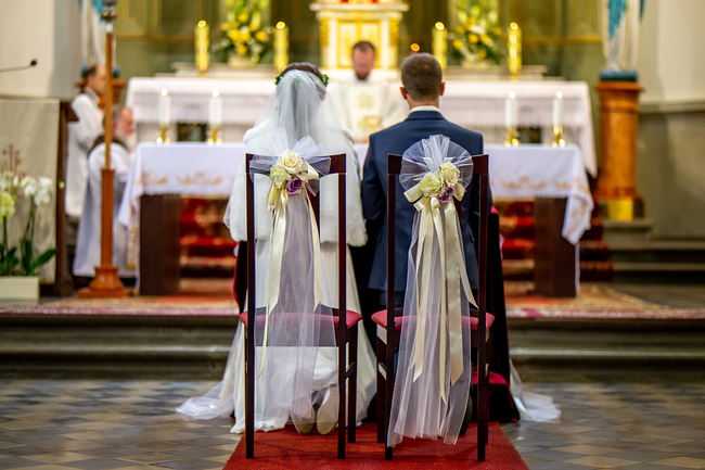 Heiraten in der Kirche hat wieder Saison.