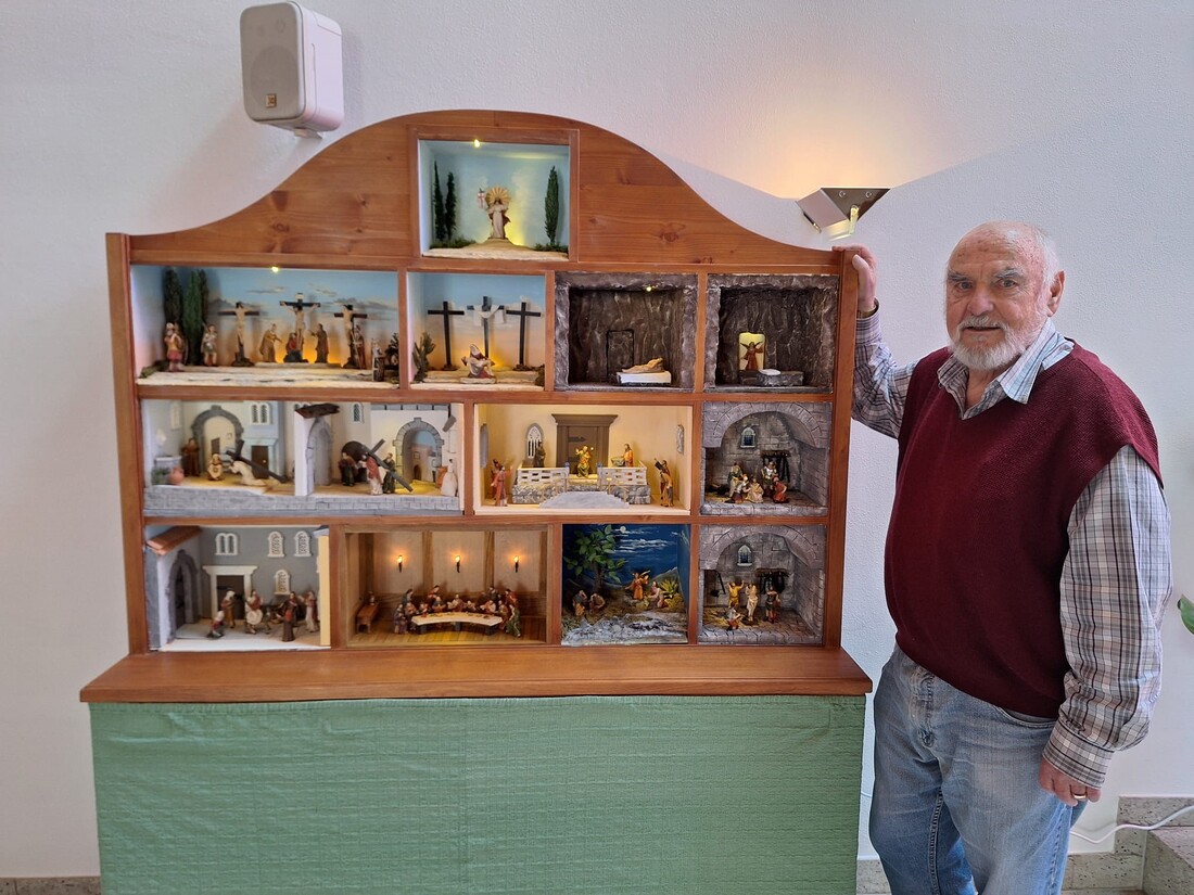 Der neue Krippenkomplex von Heinz Sappl in der Kapelle des Bezirkskrankenhauses Kufstein umfasst 13 beleuchtete Szenen.