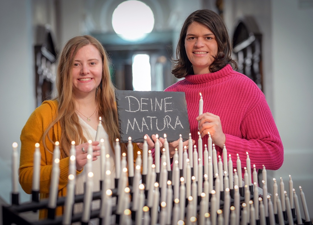 Viel Glück und „Be blessed“ wünschen Manuela  Maier (l.), Katholische Jugend Salzburg, und Antonela Petricevic, Junge Kirche der Erzdiözese.
