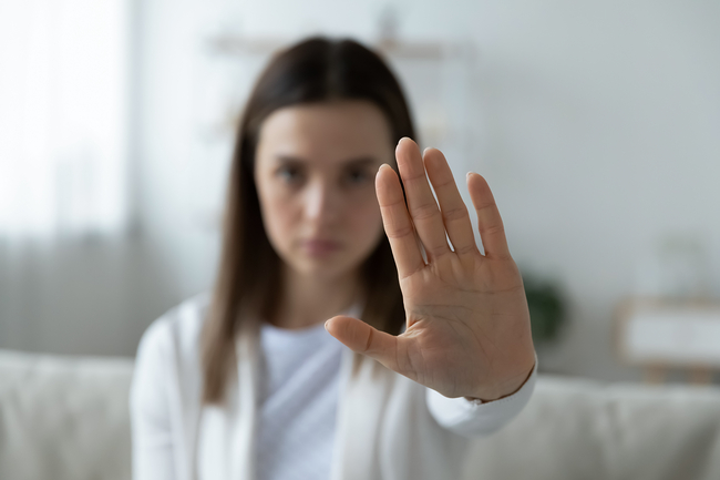 Ende der Qualen: Frauen schützen sich durch ein deutliches Zeichen.