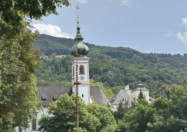 Oase vor den Toren der Stadt: Pfarrkirche Salzburg Aigen.