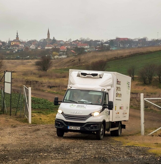 In Rumänien wurde bereits dieser Kühlwagen für die Lebensmittelbank mitfinanziert. Ein weiteres Fahrzeug soll nun folgen. Außerdem werden mit  der diesjährigen Spendenaktion Projekte in mehr als 50 Ländern unterstützt. 