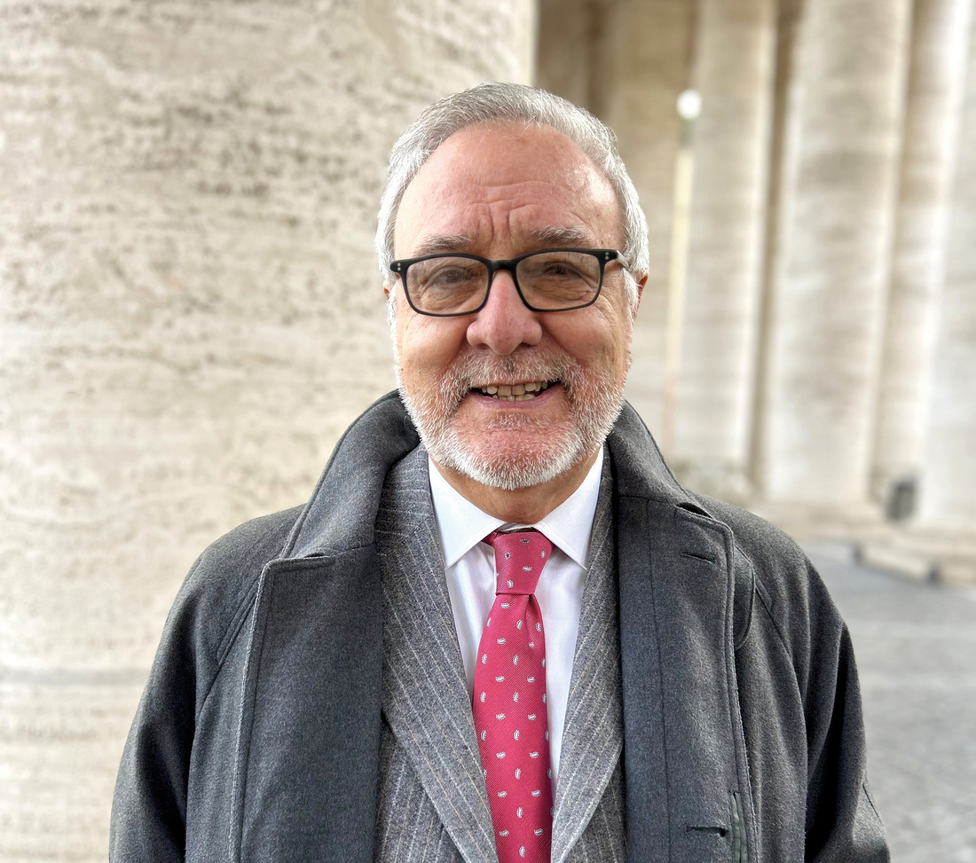 Marco Politi, 1947 in Rom geboren, gilt als einer der bekanntesten Vatikan-Ex-perten. Der deutsch-italienische Journalist ist Autor zahlreicher Bücher.