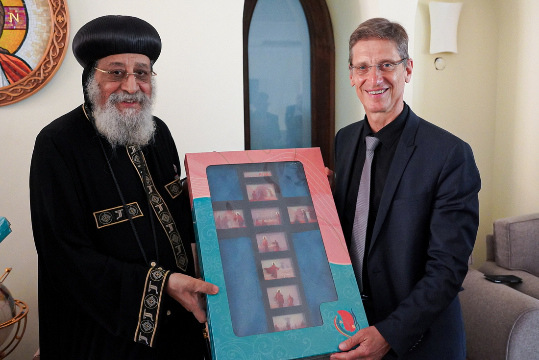 Papst Tawadros II. (links) mit Dekan Dietmar Winkler.