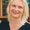 Elisabeth Birnbaum ist Direktorin des Österreichischen Katholischen Bibelwerks. Die Theologin ist Autorin der Bücher „Crashkurs Altes Testament“ und Crashkurs „Neues Testament“ sowie  „Die Bibel ist eine Forelle“. 