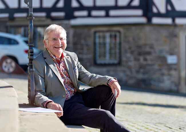 Pierre Stutz ist Theologe und Autor vieler erfolgreicher Bücher. Er zählt zu den bekanntesten spirituellen Lehrern im deutschsprachigen Raum.