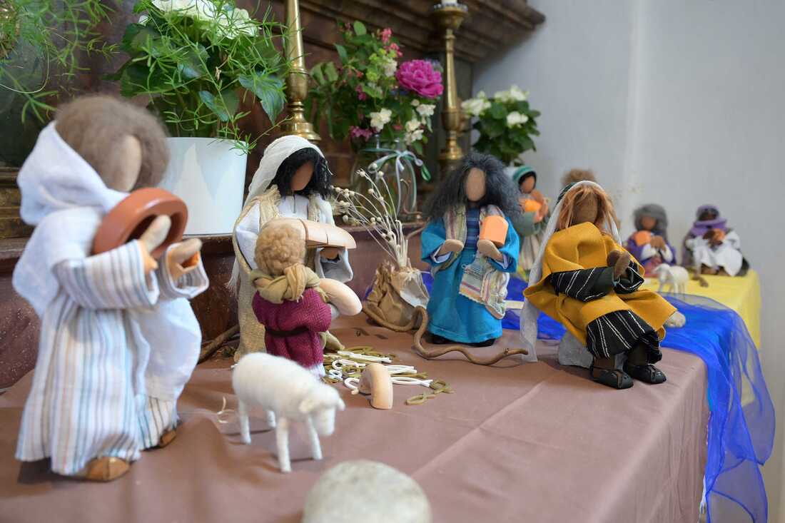 Der Kinderkirchenaltar ist ein gelungenes Beispiel dafür, wie Kreativität, Mut und gemeinsames Engagement einen liturgischen Raum nachhaltig verwandeln können.