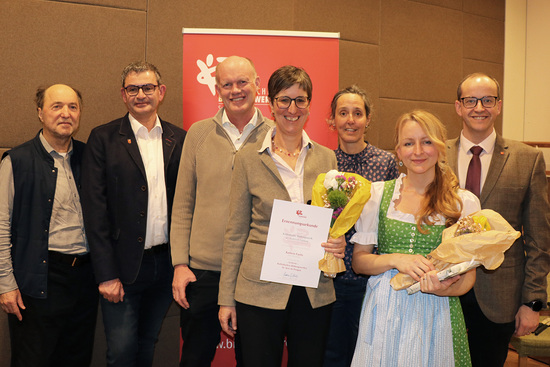 Katholisches Bildungswerk St. Veit; im Bild: Pfarrer Josef Sams, Bürgermeister Manfred Brugger, Diakon Toni Fersterer, Kathrin Fuchs, Regionalbegleitung Mag.a Christine Sablatnig, Heidi Cortez-Reicher, Direktor MMag. Dr. Andreas G. Weiß
