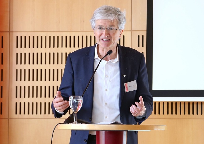 Der Theologe und Philosoph Markus Vogt lehrt an der Ludwig-Maximilians- Universität in München. Im Bildungszentrum St. Virgil sprach er bei der interreligiösen Tagung zum Thema „Religionen und ihre ökologischen Potenziale“. 