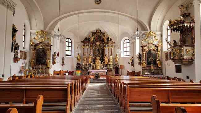 An der Pfarrkirche Großarl arbeiteten zwischen 2017 und 2025 viele freiwillige Helferinnen und Helfer sowie Firmen mit großem Einsatz und handwerklichem Können.