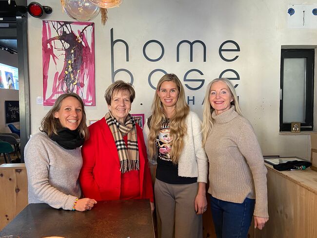 Miriam, Josefine Schlechter, Sabine und Martina (von links).