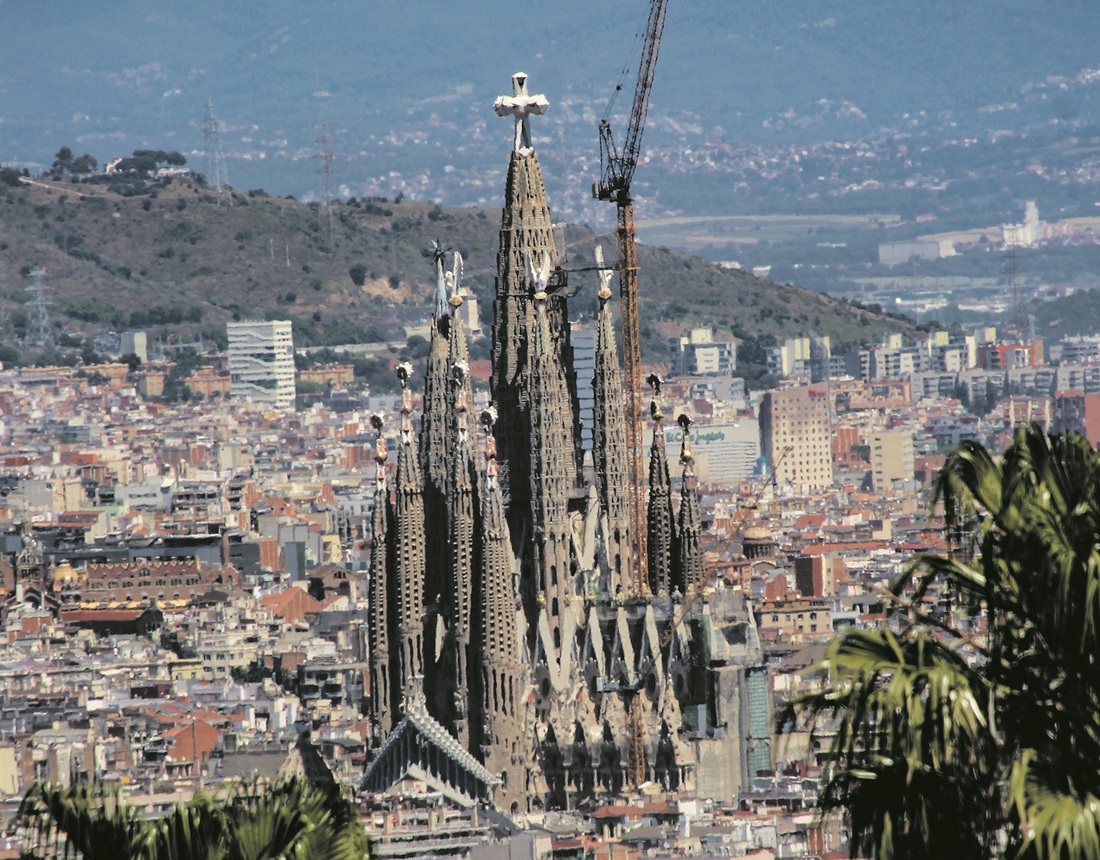 Die Sagrada Família in Barcelona ist eine „ewige“ Baustelle und  gleichzeitig ein Touristenmagnet. 