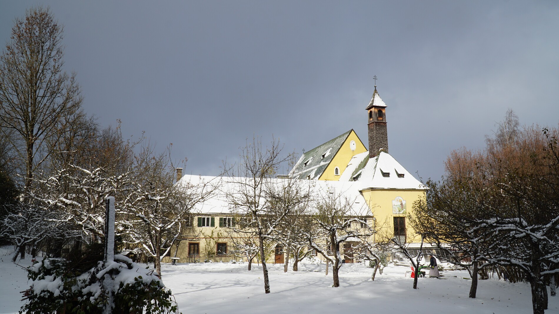Das Franziskanerkloster wurde 1698 bis 1702 erbaut. Der Stifter war der Herrschaftsinhaber von Kitzbühel, Johann Raimund Reichsgraf von Lamberg. Fotos: RB/Franziskanerkloster der Immakulata