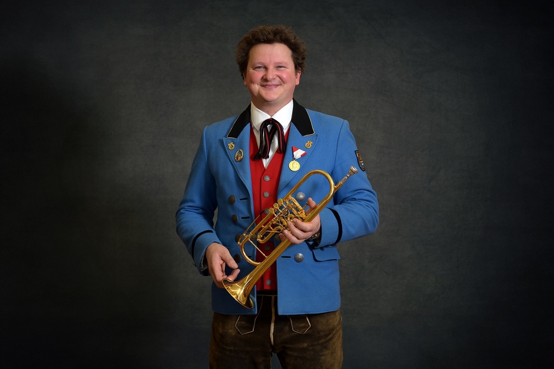 Unter der Leitung von Joe Mösenbichler musiziert die  Trachtenmusikkapelle Fuschl am See regelmäßig in der Kirche.