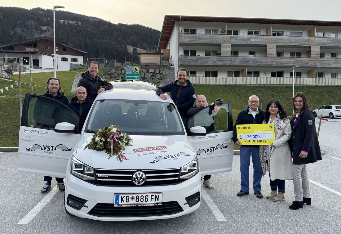 Obfrau Astrid Fröhlich (2.v.r.) mit dem Vertreterstammtisch Kitzbühel