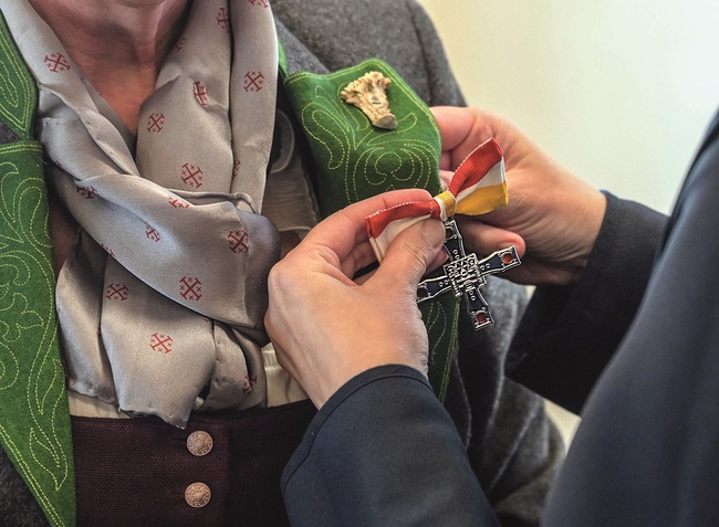 Orden für Menschen, die tragen: Die Erzdiözese vergibt regelmäßig Auszeichnungen an „Säulen des kirchlichen Lebens'.