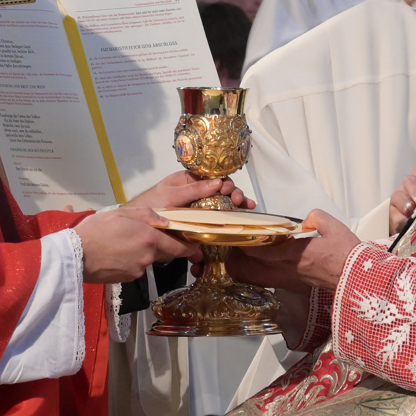 „Empfange die Gaben des Volkes für die Feier des Opfers.'