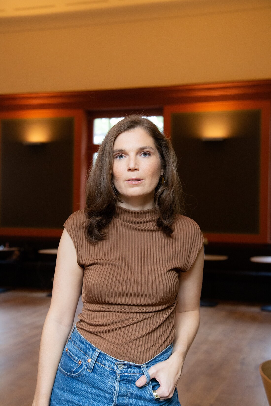 Madeleine Hofmann nimmt uns in ihrem Buch auf die Trost-Inseln des Lebens mit.