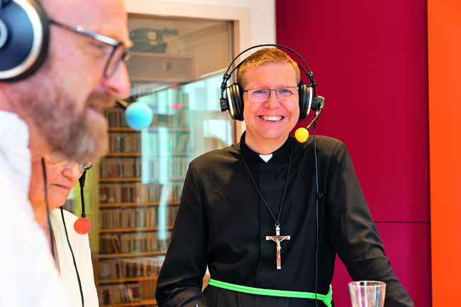 Auf Radio Maria wird der Tag des geweihten Lebens am 2. Februar live aus Eben/Pg. übertragen. Programmdirektor Br. Peter Ackermann (Bild) wird vor Ort sein.