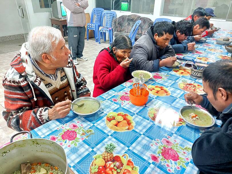 RB/Sei So Frei Mitten unter den Menschen – Abendessem im „Armenhaus“ in der Pfarre von Luis Zambrano.