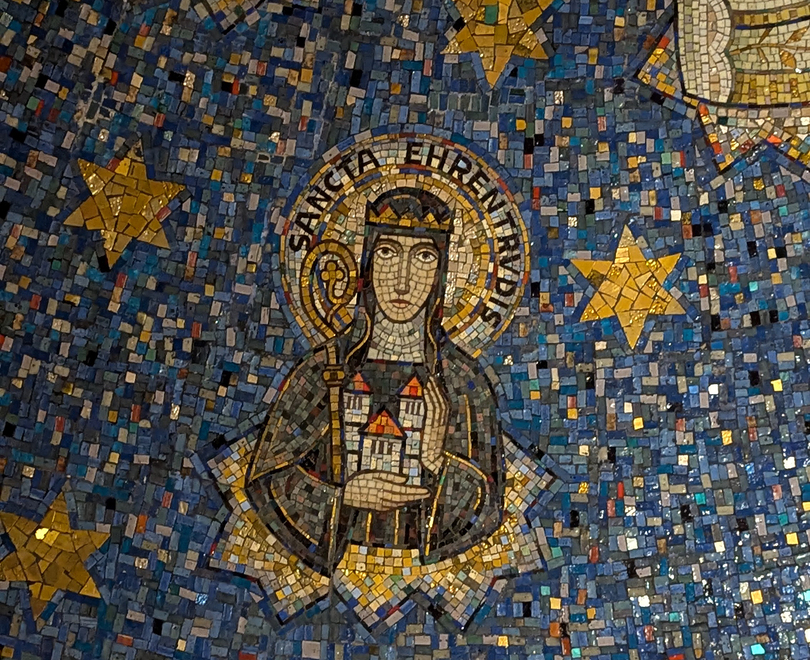  Vom Salzburger Nonnberg nach Jerusalem: Die heilige Erentrudis – ein H hat sich bei der Darstellung auf dem Mosaik in ihren Namen geschlichen.i
