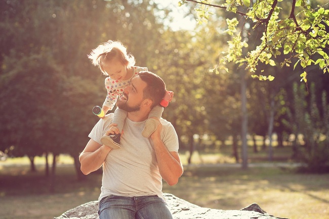 Zeit mit den Kindern zu verbringen, ist vielen Vätern wichtig. Die Realität sieht dennoch oft anders aus.