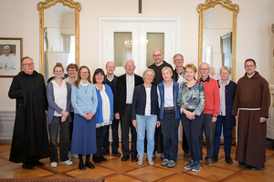 Eine Gruppe der Geistlichen Begleiterinnen und Begleiter in der Erzdiözese traf sich vor kurzem zum Austausch mit Erzbischof Franz Lackner und Seelsorgeamtsleiterin Lucia Greiner..