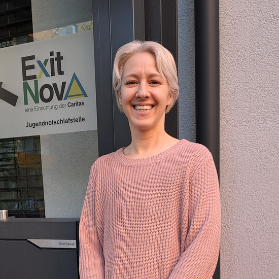 „Es kann und darf nicht sein, dass Jugendliche auf der Straße schlafen müssen“, sagt Karoline Pfeiler, Leiterin des Exit Nova. Ihre Botschaft an junge Leute, die nicht mehr weiterwissen. „Zögert nicht und kommt zu uns.“ 